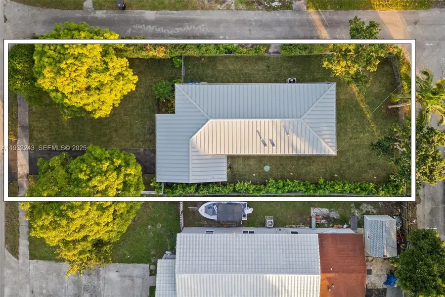 1880 NE 180th St, North Miami Beach, FL 33162 - Image #2