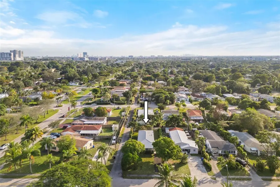 1880 NE 180th St, North Miami Beach, FL 33162 - Image #3