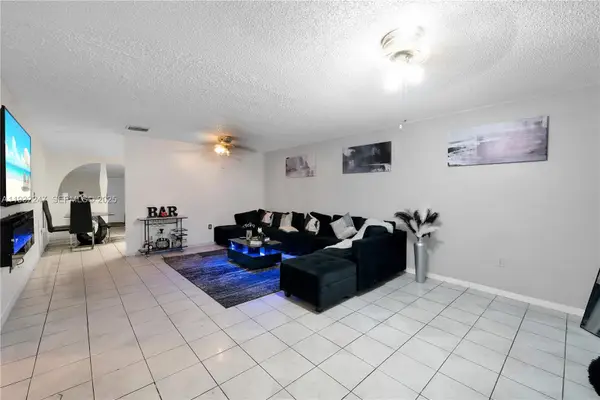 4457 NW 185th St, Miami Gardens, FL 33055