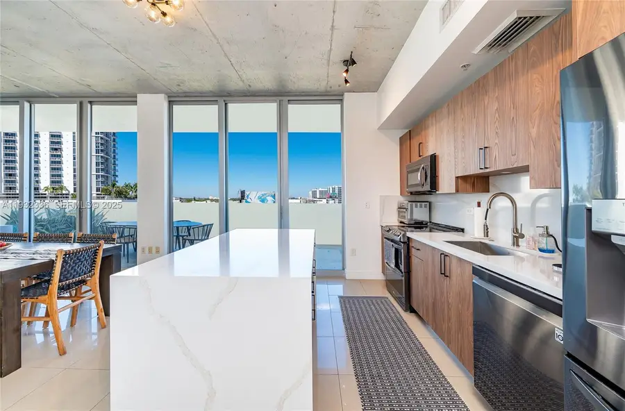 3470 E Coast Ave #H0704, Miami, FL 33137 - Image #3