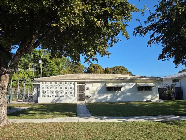 8235 SW 62nd Pl, Miami, FL 33143