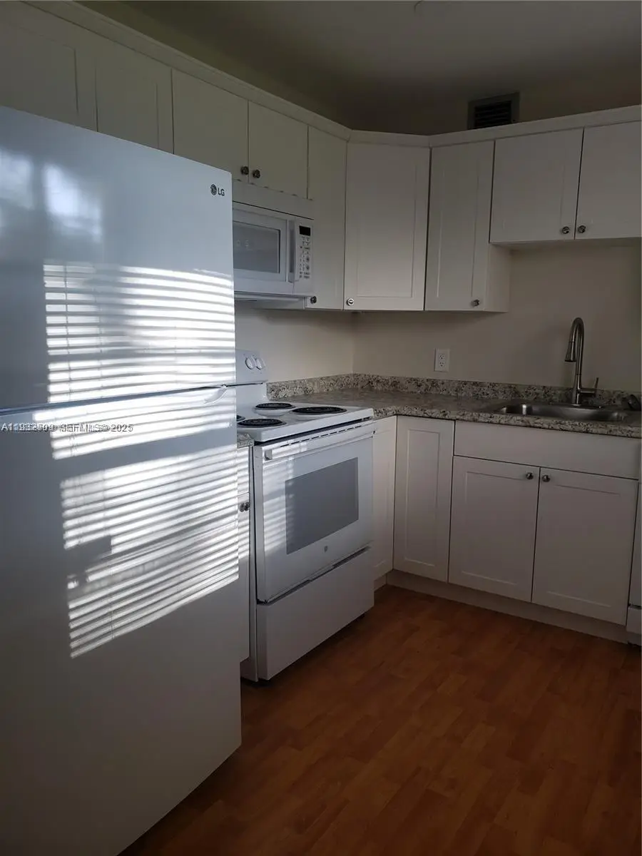 200 SW 132nd Way #104L, Pembroke Pines, FL 33027 - Image #2