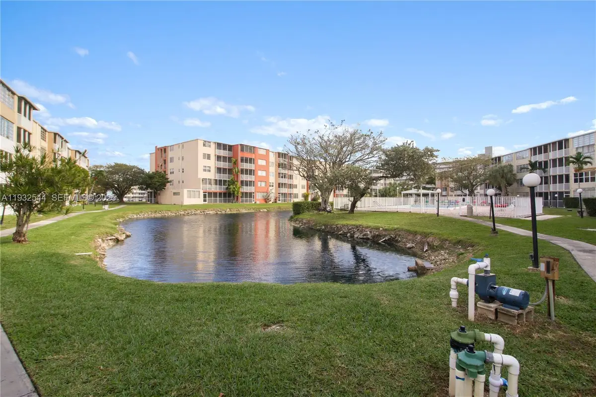 1690 NE 191st St #404-1, Miami, FL 33179 - #1