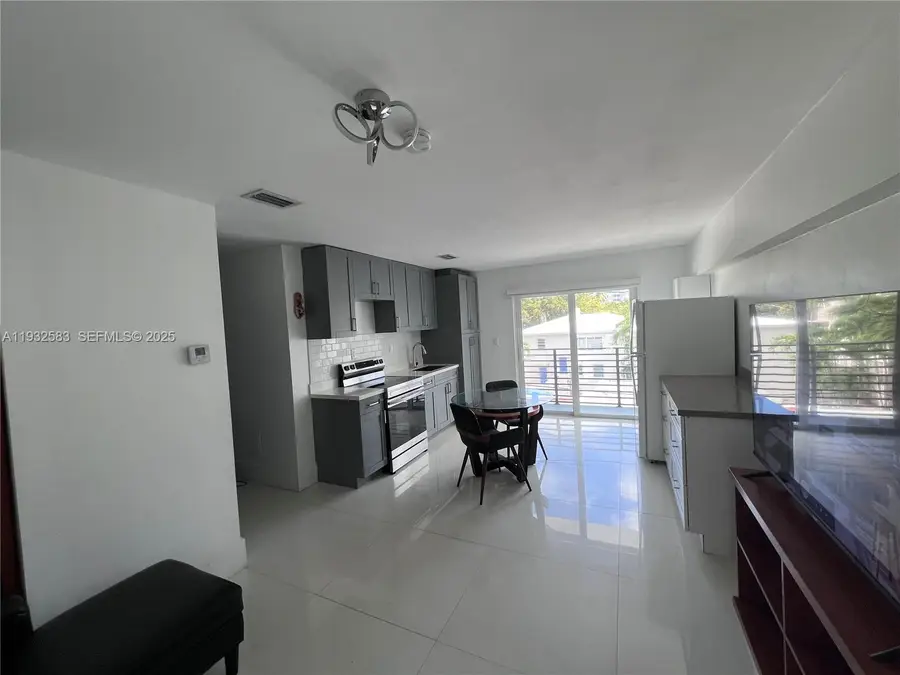 1033 Lenox Ave #309, Miami Beach, FL 33139 - Image #2