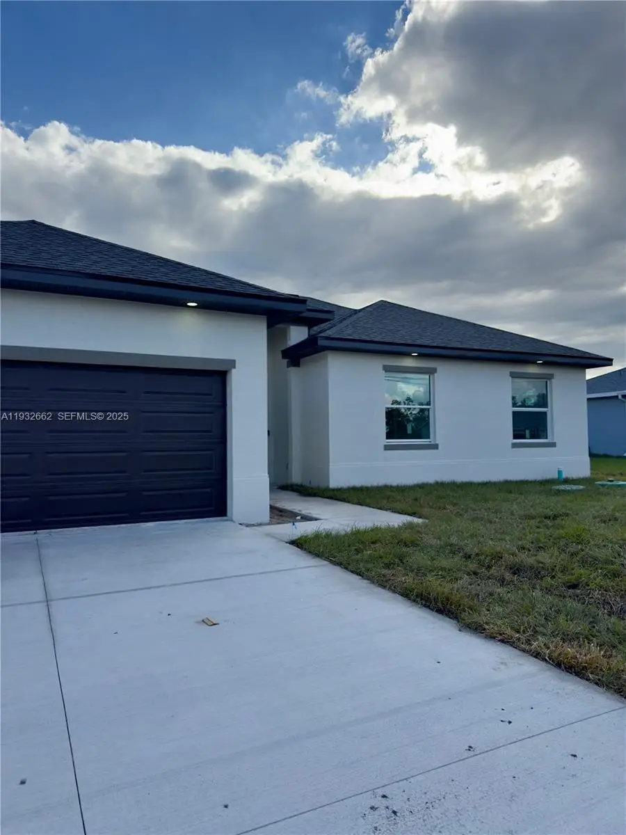 748 748 Chestnut St E, Lehigh Acres, FL 33974 - Image #2