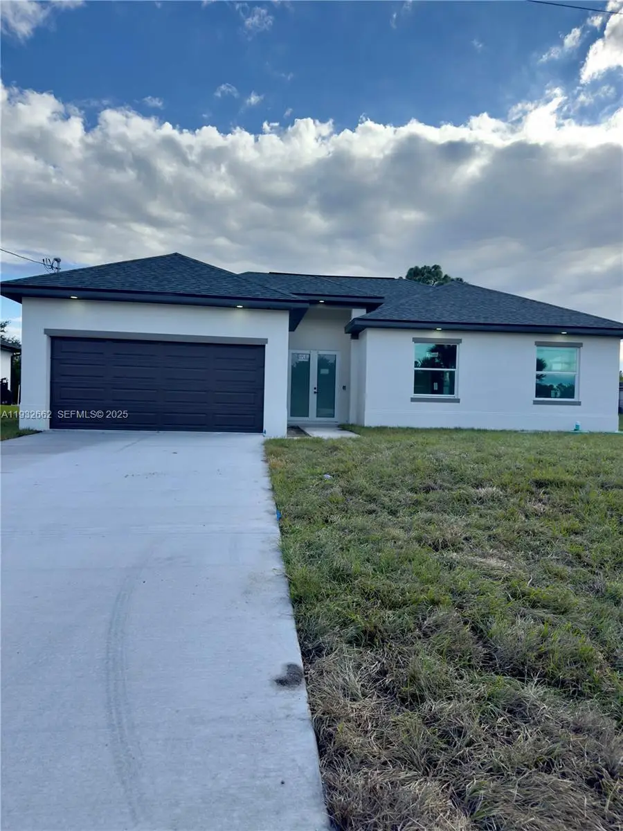 748 748 Chestnut St E, Lehigh Acres, FL 33974 - Image #3