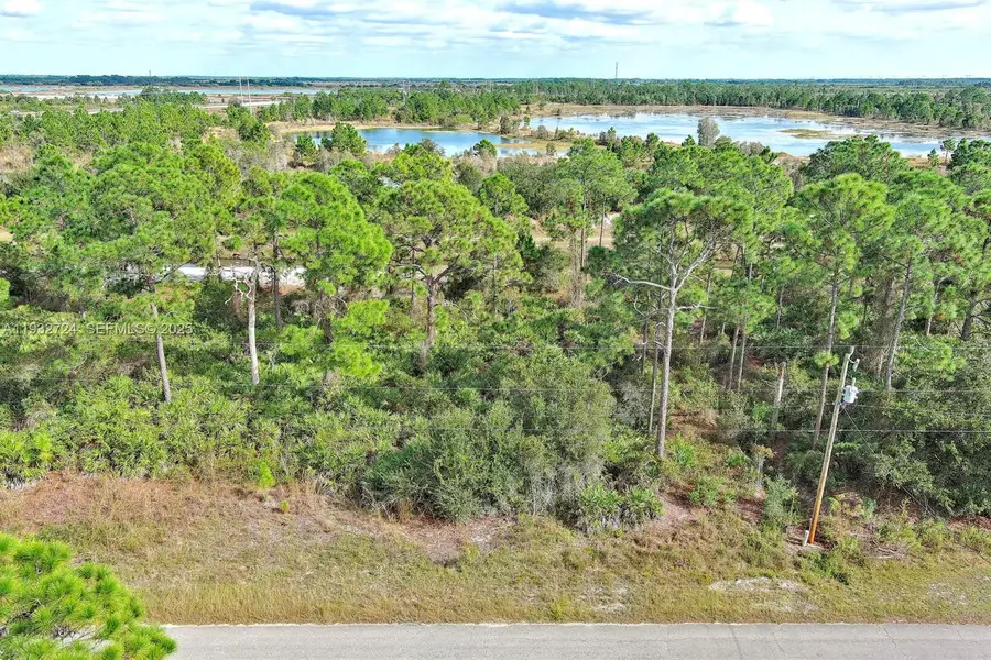 1261 Naples Ave S, Fort Myers, FL 33913 - Image #2