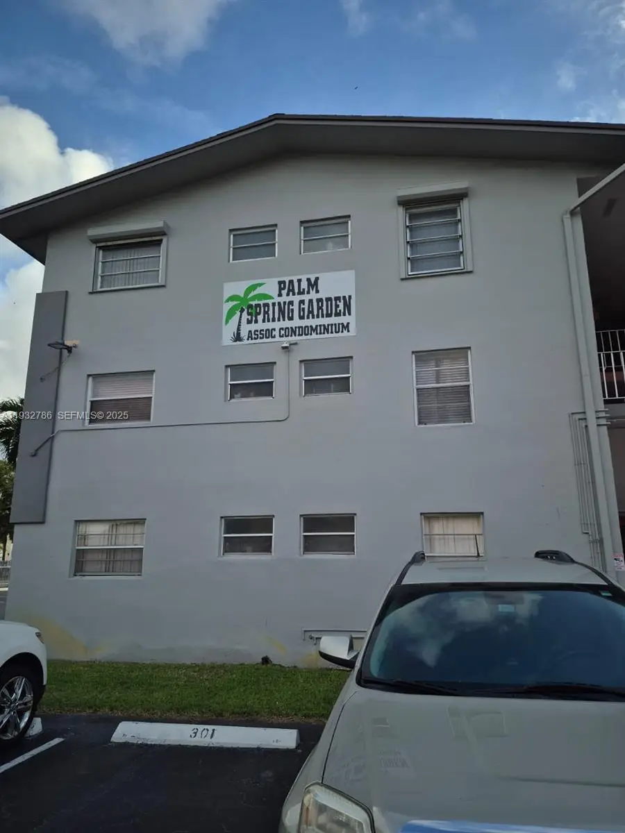 120 Royal Palm Rd #102, Hialeah Gardens, FL 33016 - Image #1