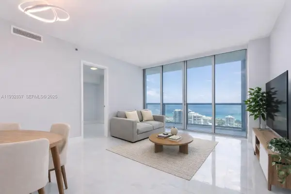 475 Brickell Ave #3407, Miami, FL 33131