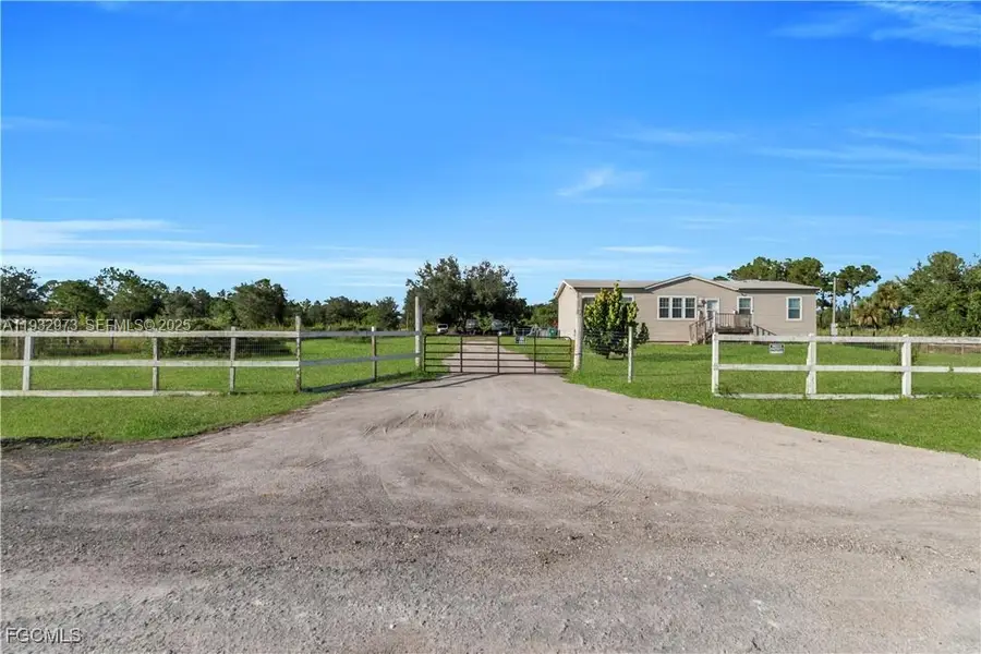 7824 8th Pl, Labelle, FL 33935 - Image #2