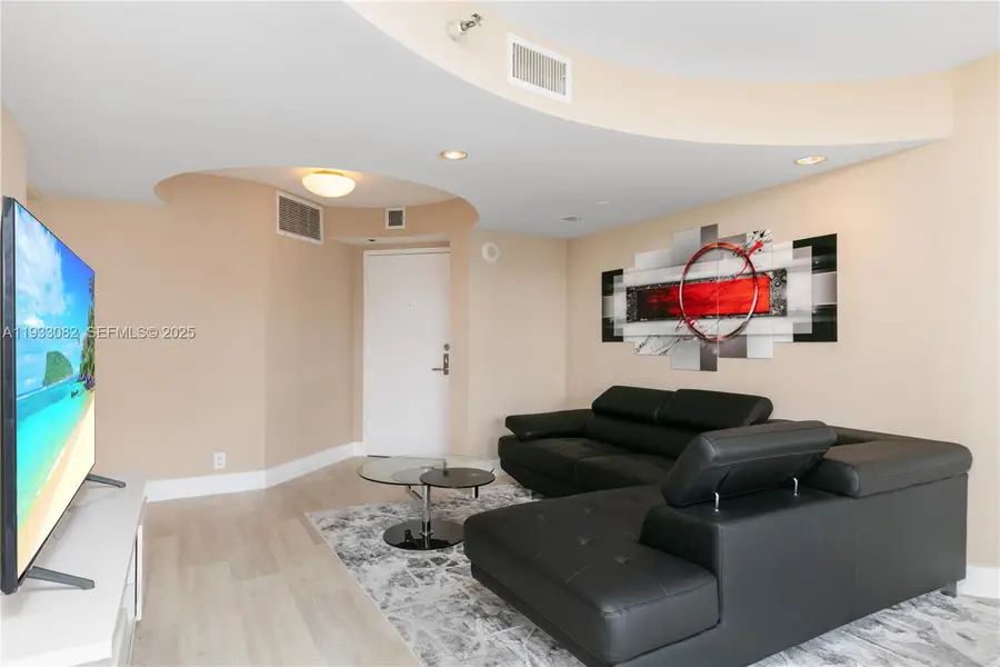 3500 Mystic Pointe Dr #2603, Aventura, FL 33180 - Image #3