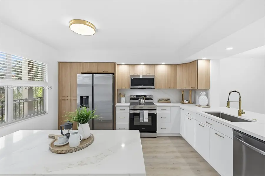 1101 SW 128th Ter #313C, Pembroke Pines, FL 33027 - Image #2