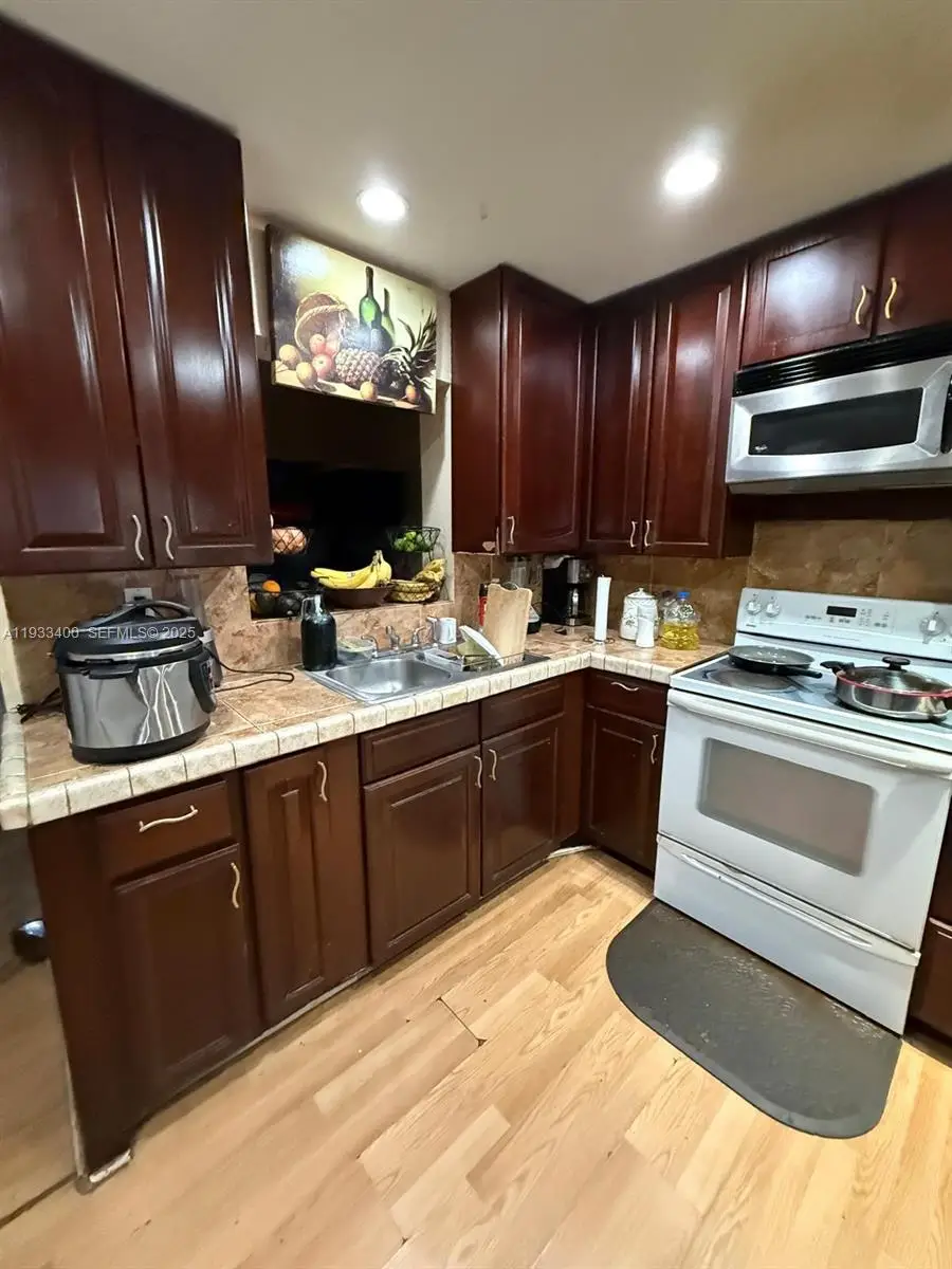 18422 NW 44th Ct, Miami Gardens, FL 33055 - Image #2