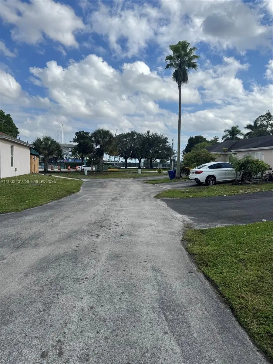 20107 NW 27th Cir, Miami Gardens, FL 33056 - Image #3