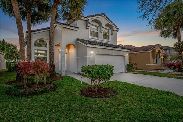 15674 NW 12th Mnr, Pembroke Pines, FL 33028
