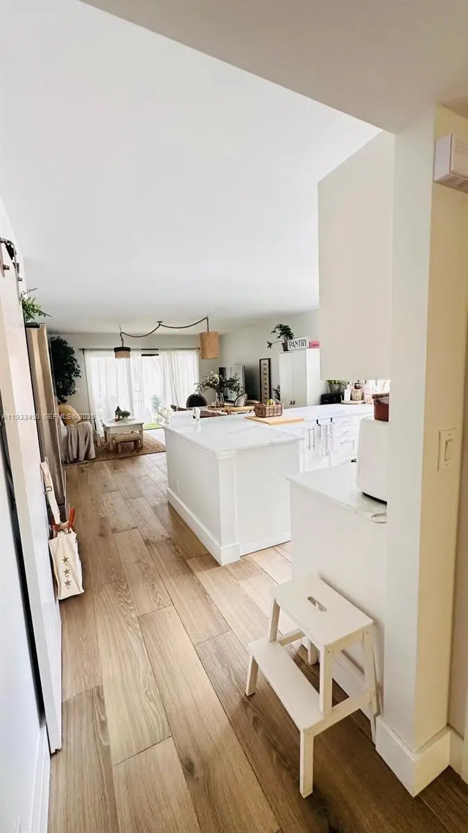 223 Lakeview Dr #204, Weston, FL 33326 - #2