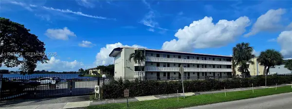 18900 NE 14th Ave #D105, Miami, FL 33179