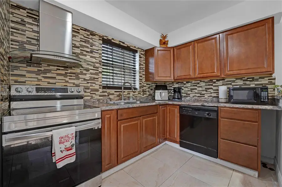 6841 Raleigh St, Hollywood, FL 33024 - Image #2