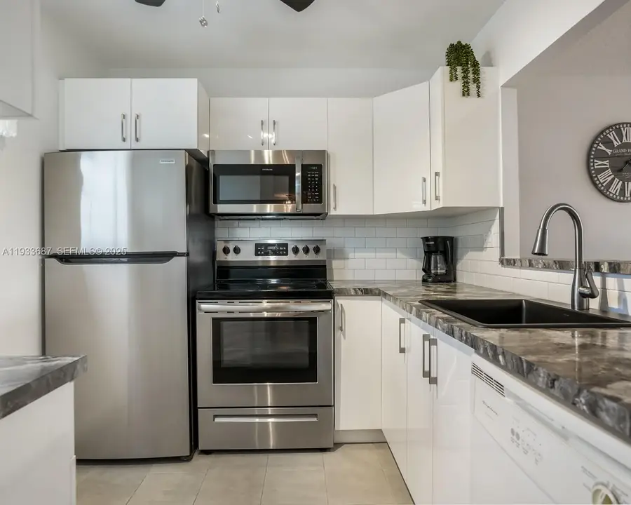 4706 NW 36th St #507, Lauderdale Lakes, FL 33319 - Image #2