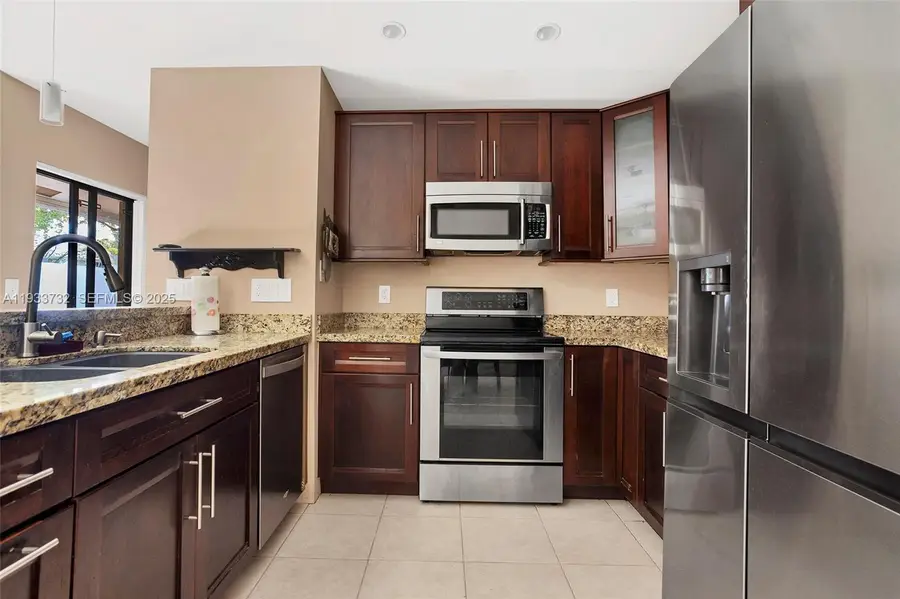 3074 S Oakland Forest Dr #702, Oakland Park, FL 33309 - #3