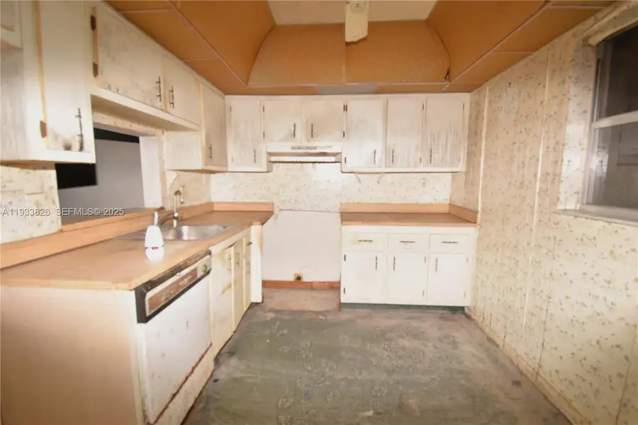 2840 Somerset Dr #110M, Lauderdale Lakes, FL 33311 - Image #3