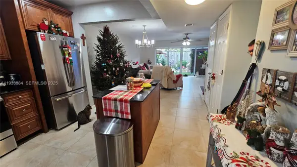 3321 Farragut St #7H, Hollywood, FL 33021