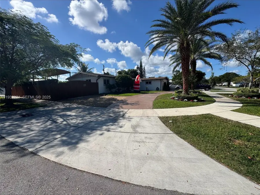 9300 SW 192nd Dr, Cutler Bay, FL 33157 - Image #2