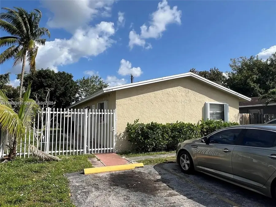 2845 NW 13th Ct, Fort Lauderdale, FL 33311 - #2