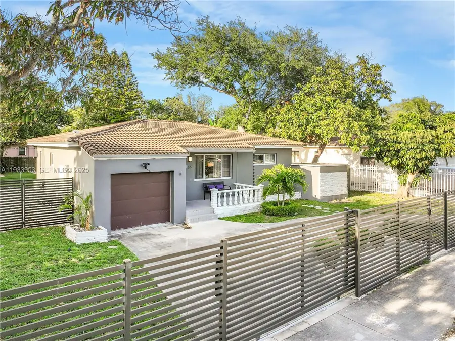 65 NW 116th St, Miami, FL 33168 - Image #2