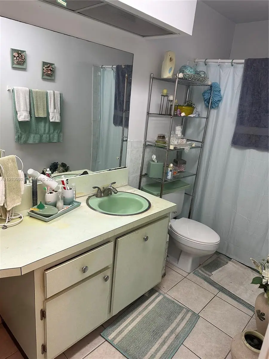 1050 E Sample Rd #208, Pompano Beach, FL 33064 - Image #2