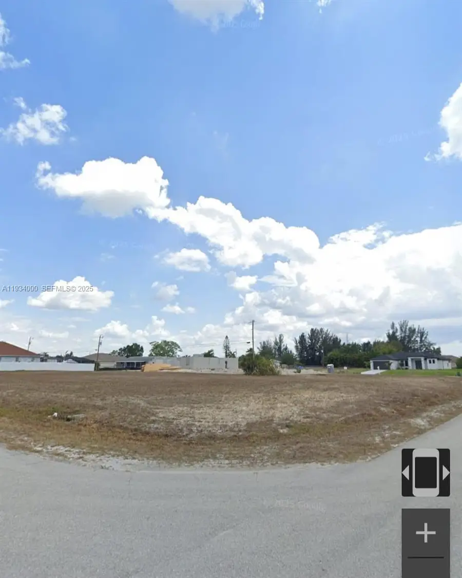 302 NE 10 St, Cape Coral, FL 33909 - #2