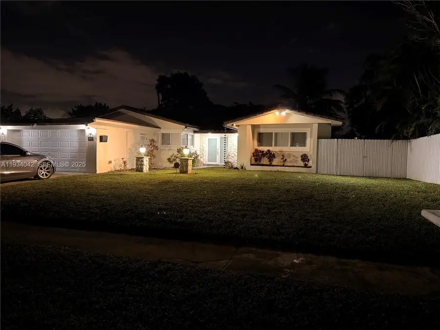 661 SW 67th Ave, Pembroke Pines, FL 33023 - #3