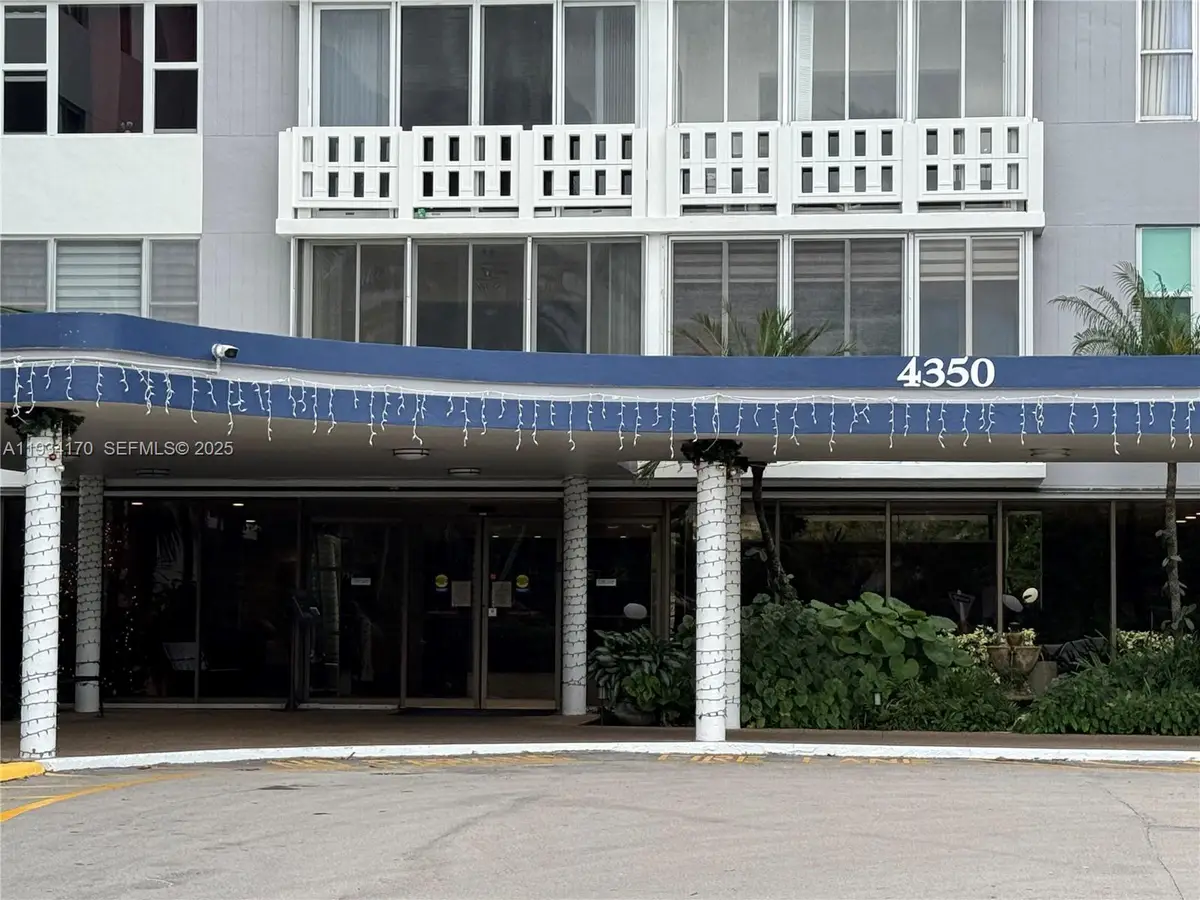 4350 Hillcrest Dr #702, Hollywood, FL 33021 - Image #1