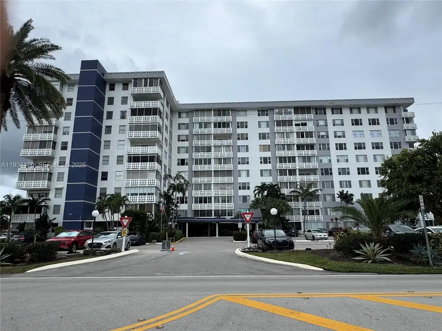 4350 Hillcrest Dr #702, Hollywood, FL 33021 - Image #2