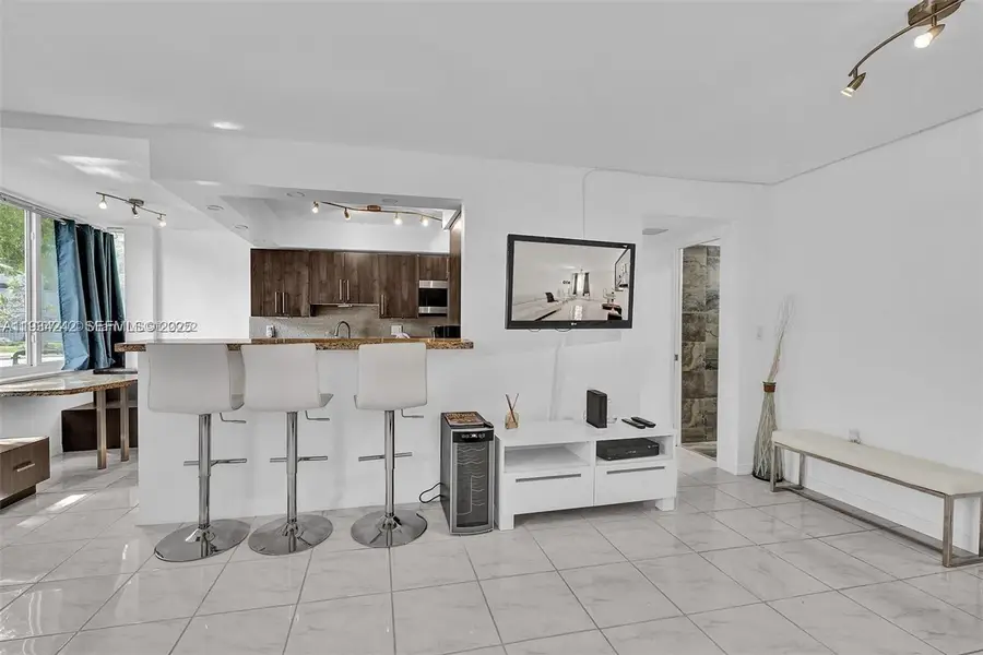 250 180th Dr #155, Sunny Isles Beach, FL 33160 - Image #3