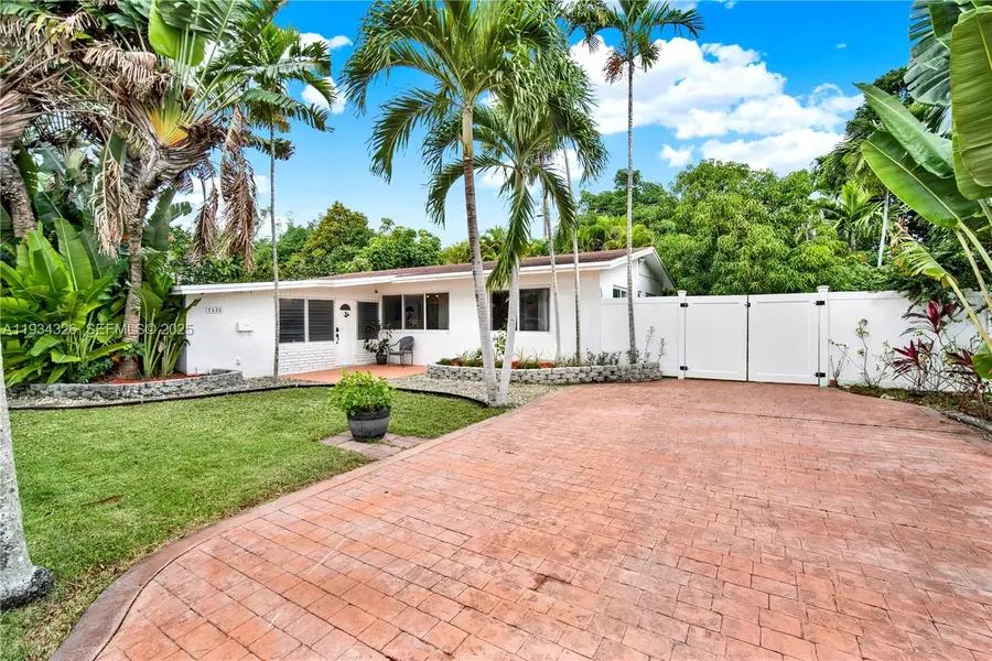 7135 SW 19th Ter, Miami, FL 33155 - Image #2
