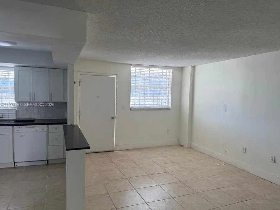910 Michigan Ave #305, Miami Beach, FL 33139 - Image #3