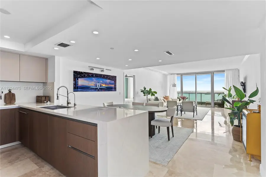 1331 Brickell Bay Dr #3007, Miami, FL 33131 - Image #2