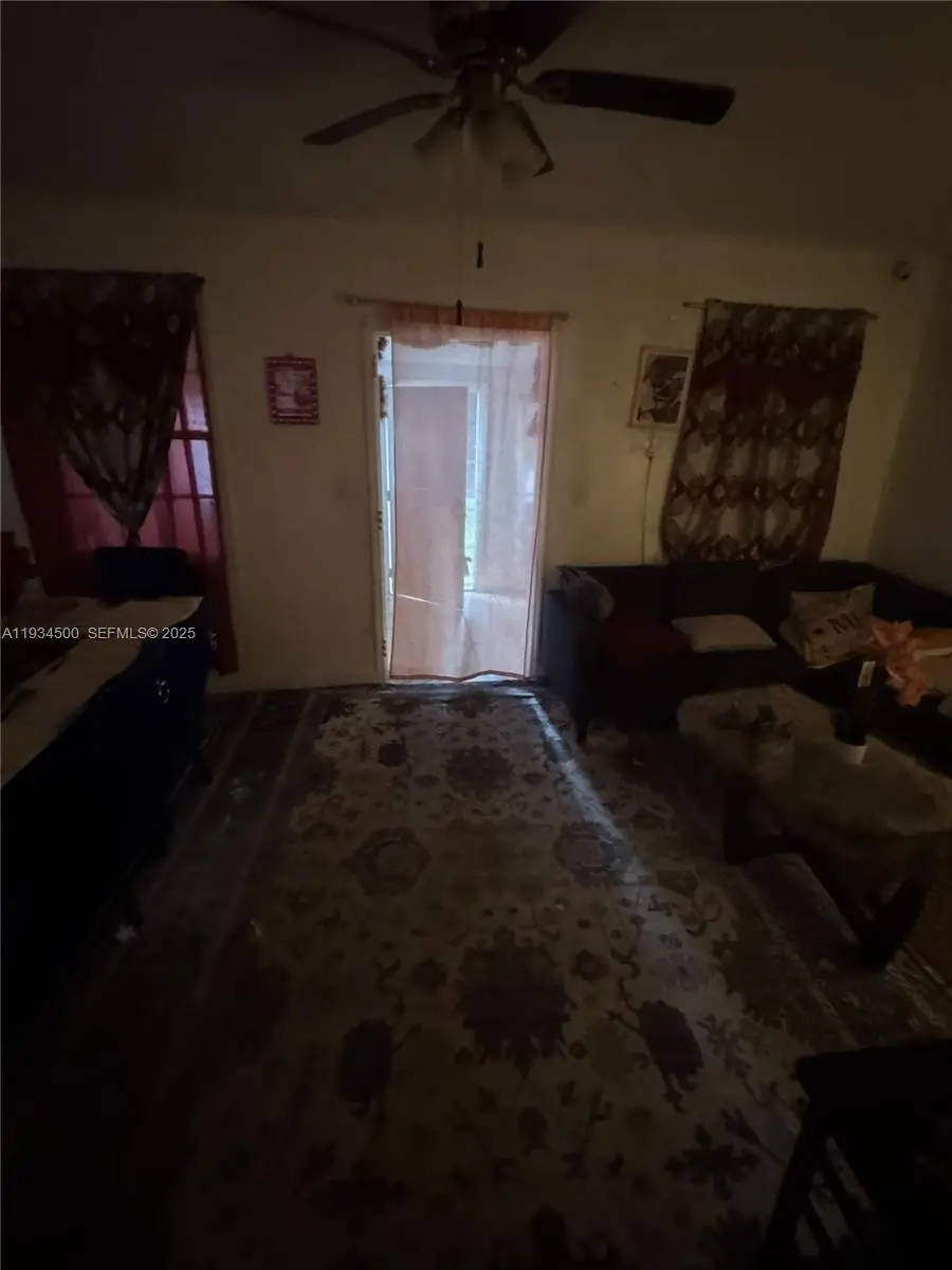 1121 NW 56th St, Miami, FL 33127 - Image #3