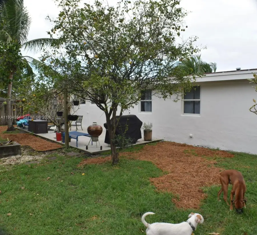 630 NE 165th St, Miami, FL 33162 - Image #2