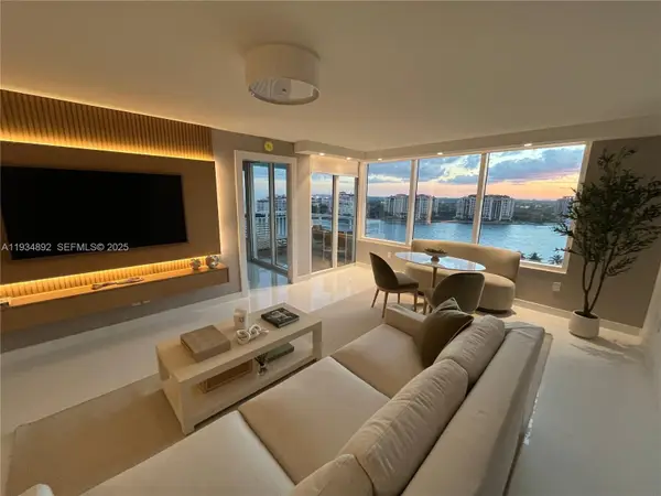 400 S Pointe Dr #1501, Miami Beach, FL 33139