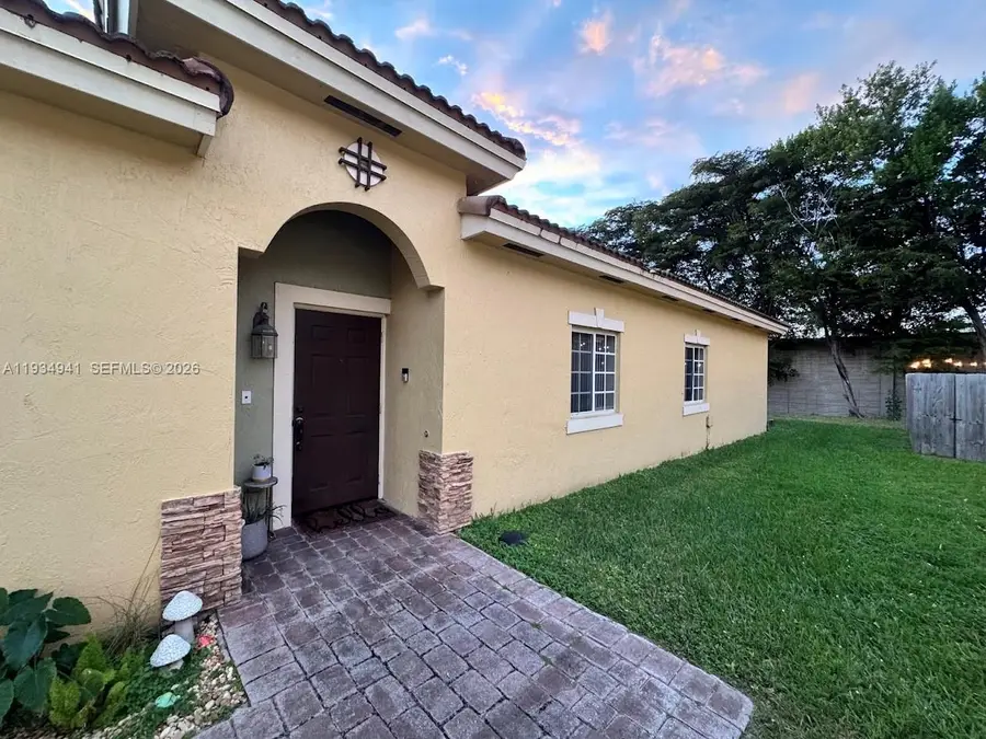 1236 NE 32nd Ave, Homestead, FL 33033 - Image #2