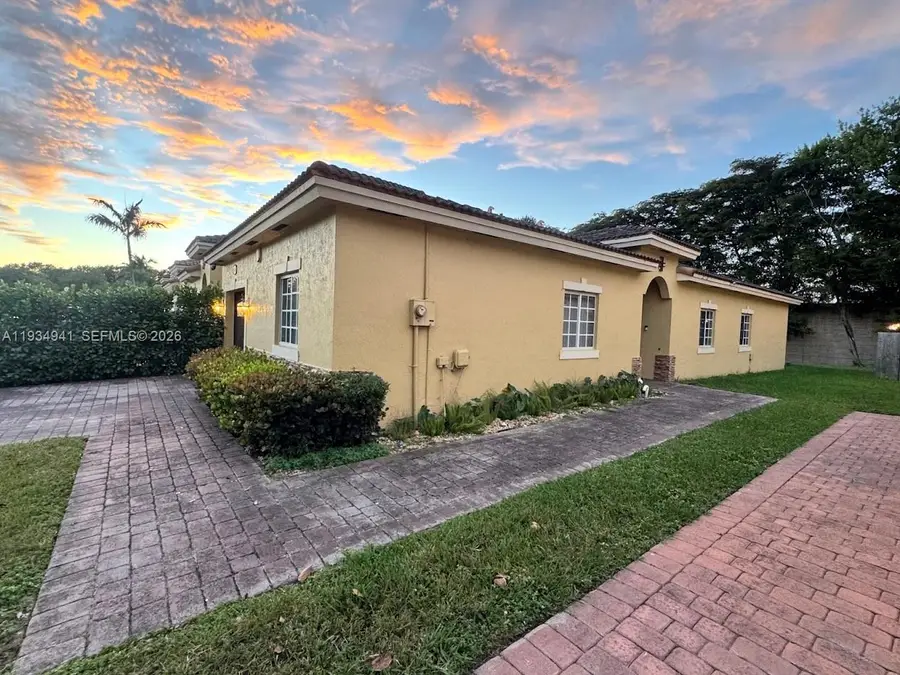 1236 NE 32nd Ave, Homestead, FL 33033 - Image #3