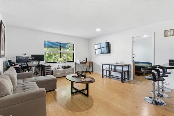 950 NW 11th St #3B, Miami, FL 33136