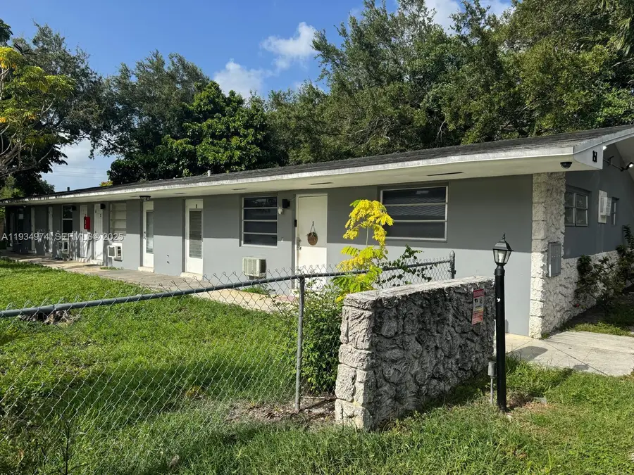 151 NW 164th St, Miami, FL 33169 - Image #2