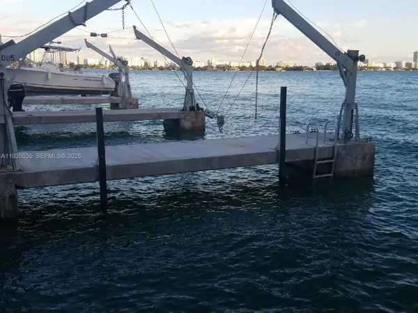 7601 E Treasure Dr / Dock D5, North Bay Village, FL 33141