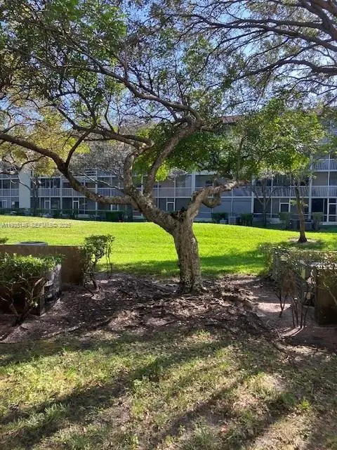 801 SW 133rd Ter #115K, Pembroke Pines, FL 33027