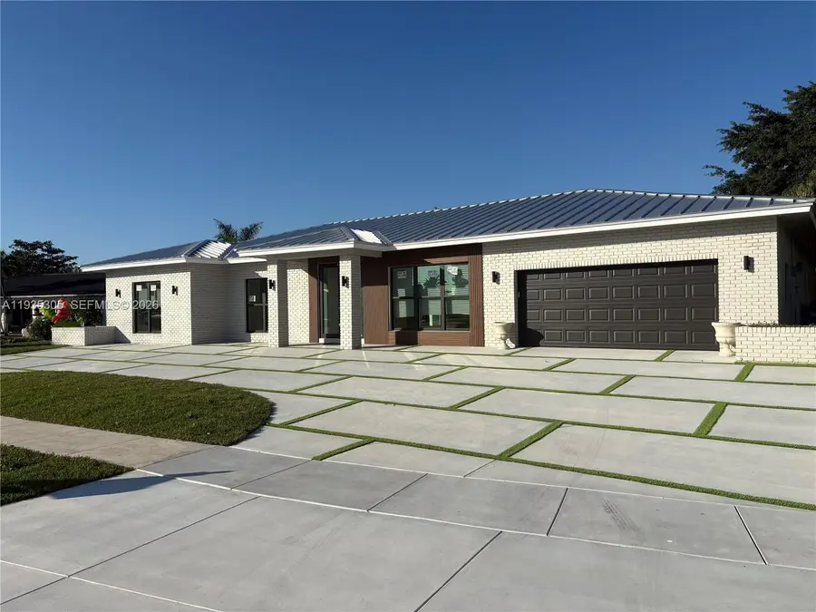 16733 Golfview Dr, Weston, FL 33326 - Image #2