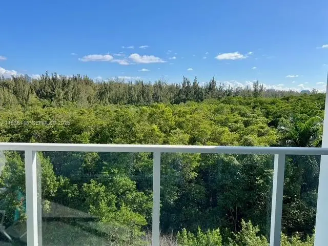 14951 Royal Oaks Ln #505, North Miami, FL 33181 - Image #3