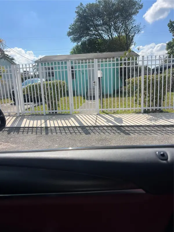 1530 NW 55th St, Miami, FL 33142